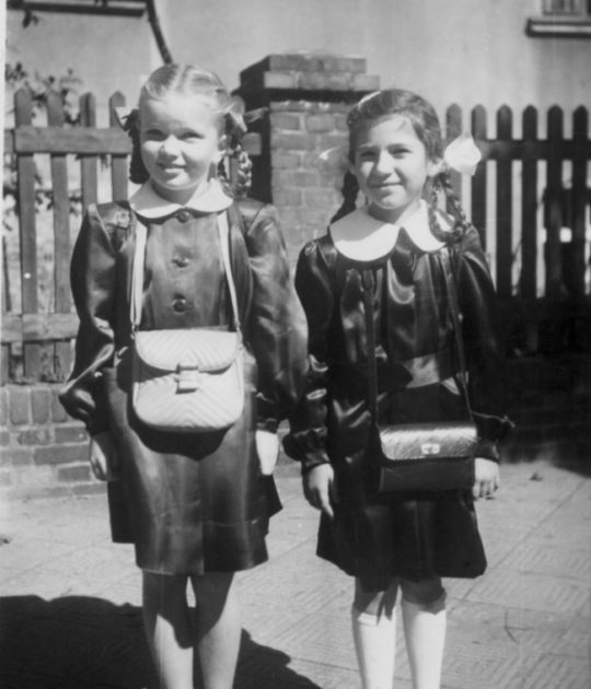 Zofia Olejniczak i Wanda Walter na Pamiątkowej