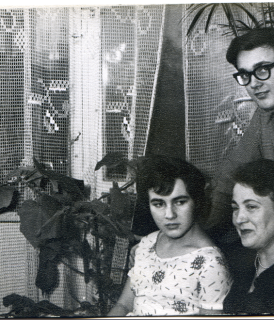 Rodzina Bulskich w mieszkaniu przy Pamiątkowej