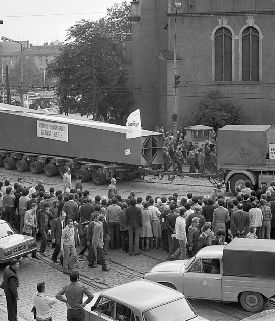 Pomnik Poznańskiego Czerwca 1956 roku na Rynku Wildeckim