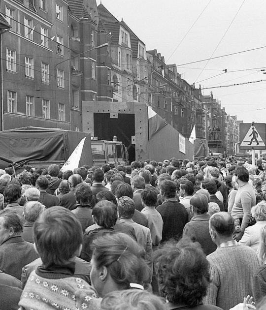 Pomnik Poznańskiego Czerwca 1956 roku na Gwardii Ludowej