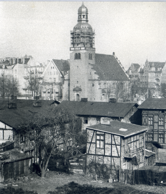 Budynki fachwerkowe na Przemysłowej od Sikorskiego